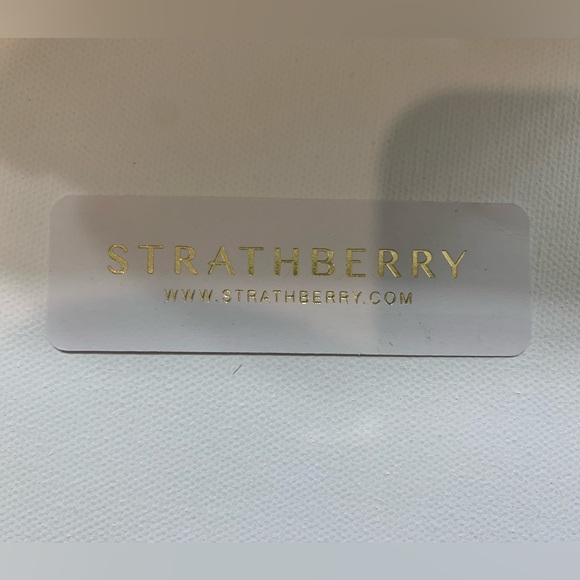 Rare Strathberry East West Mini - Black/Vanilla/Gold - Picture 13 of 16